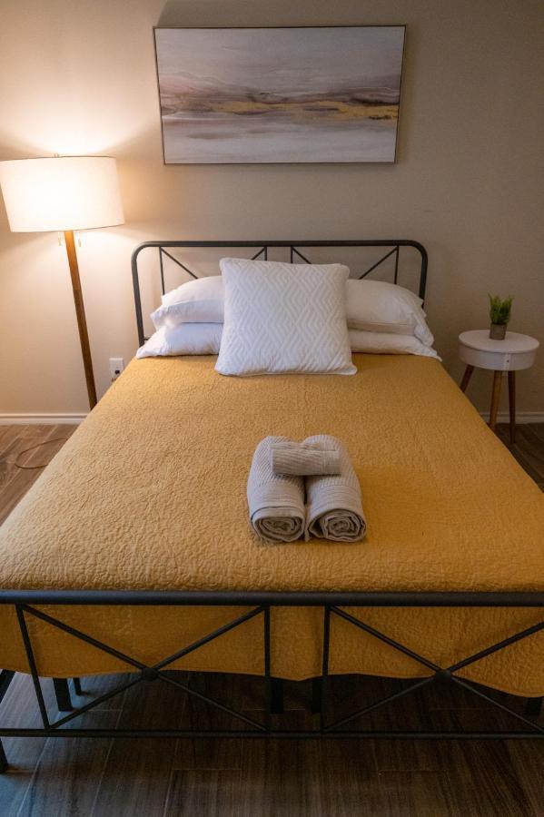 Fabulous King Size Bed In A Gated Neighborhood! Apartment เอดินเบิร์ก ภายนอก รูปภาพ